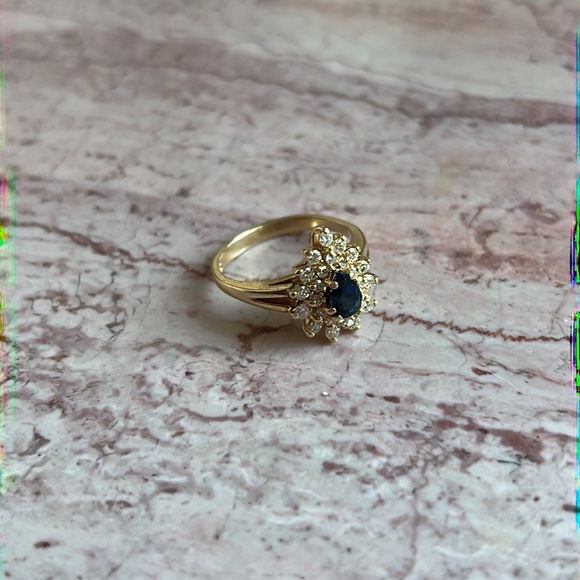 Classy 14k gold sapphire ring - Picture 7 of 9